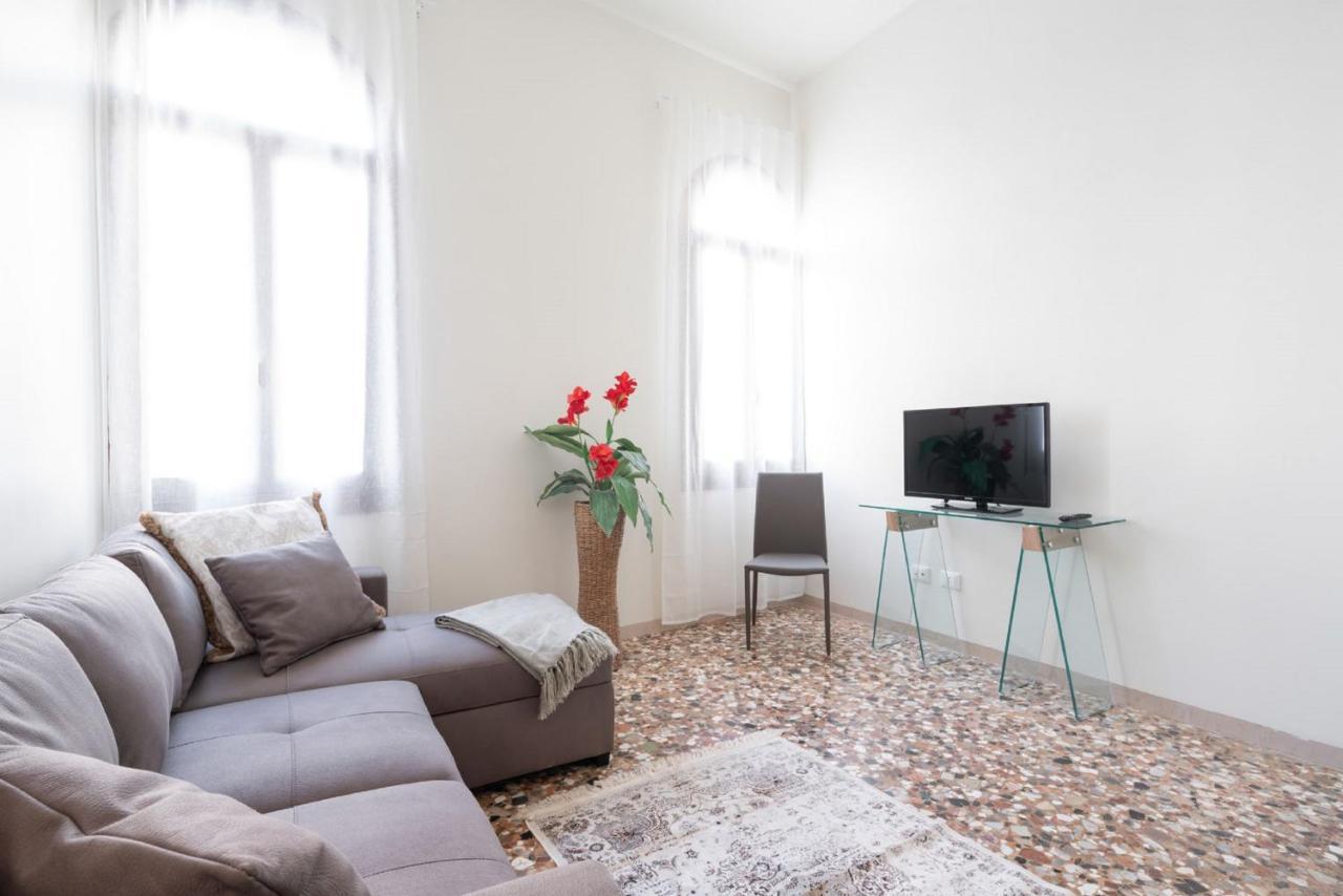 Accademia Charm Apartments By Wonderful Italy البندقية المظهر الخارجي الصورة