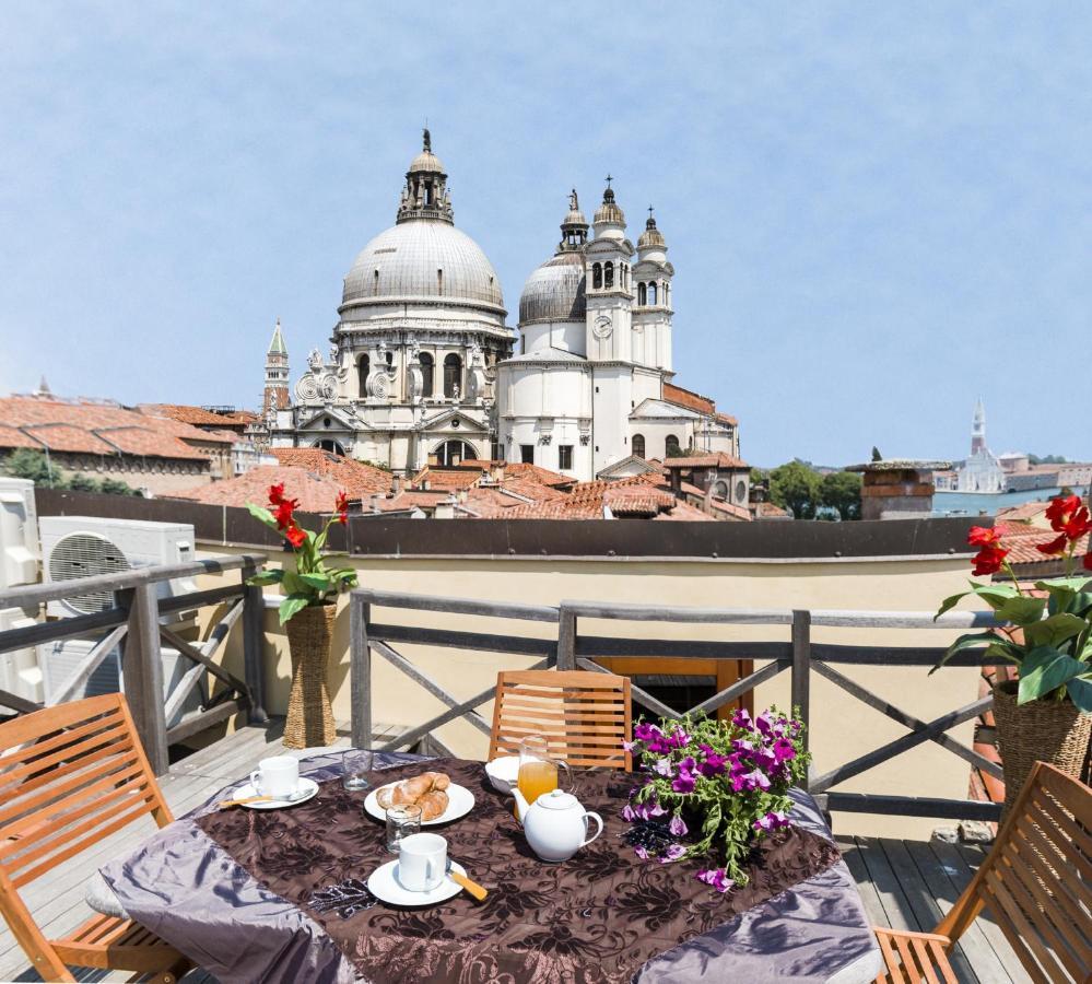 Accademia Charm Apartments By Wonderful Italy البندقية المظهر الخارجي الصورة