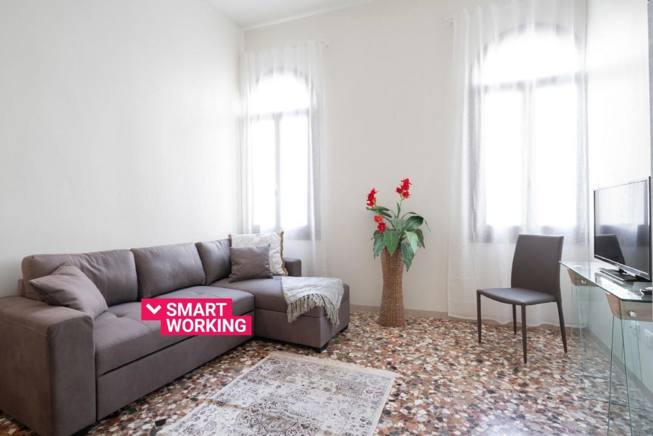 Accademia Charm Apartments By Wonderful Italy البندقية المظهر الخارجي الصورة